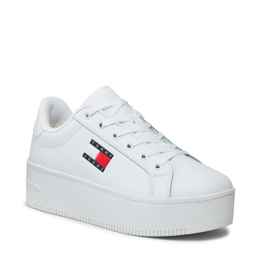 sneakers-essenziali-con-platform sneakers-essenziali-con-platform