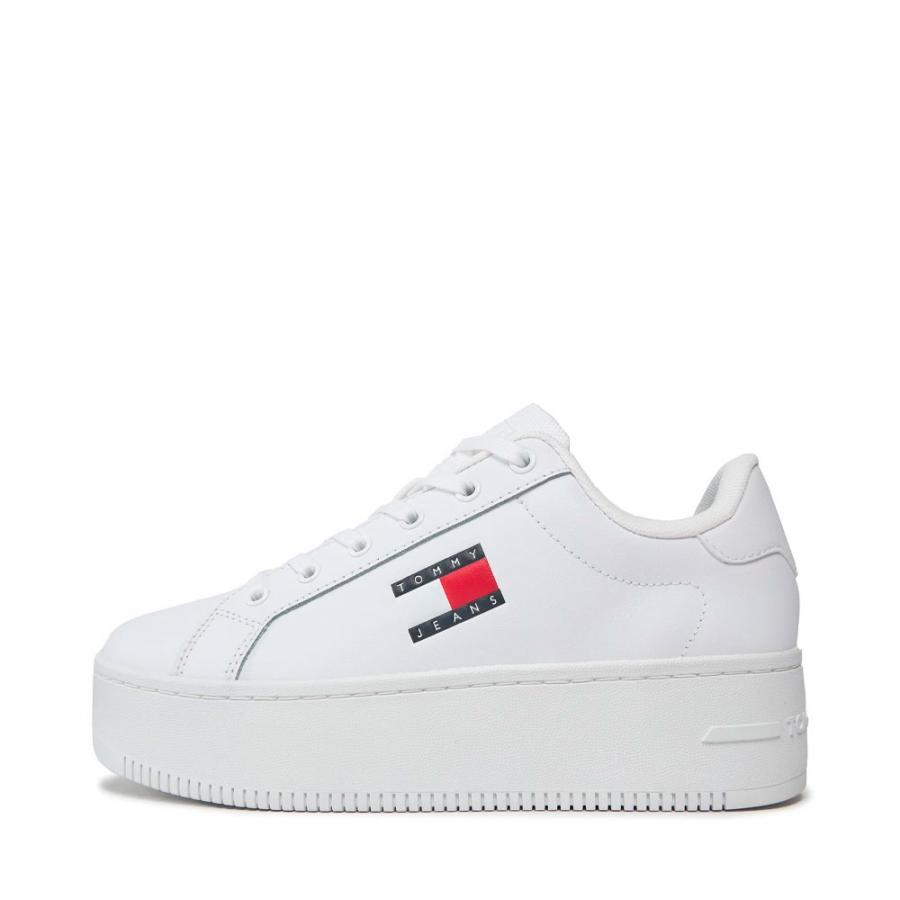 sneakers-essentiels-plateforme