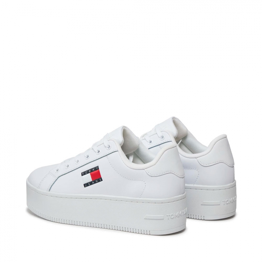 sneakers-essentiels-plateforme
