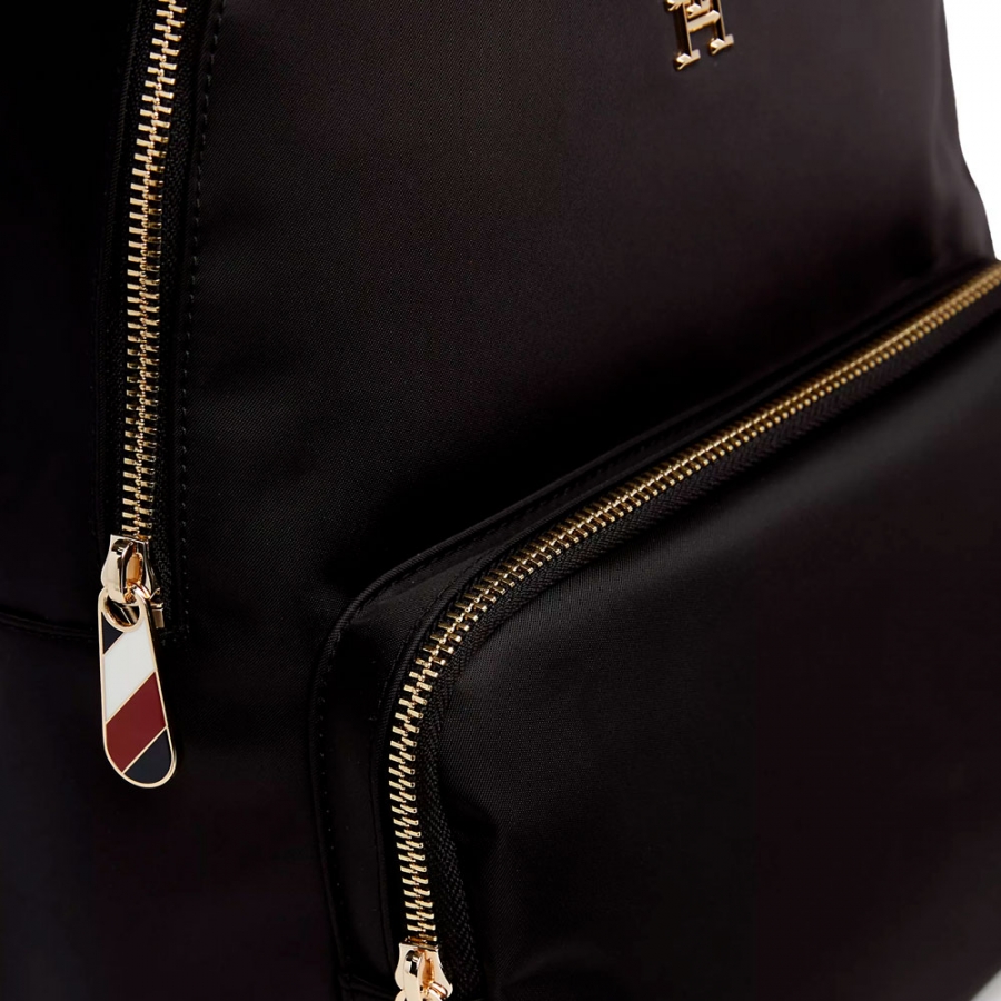 rucksack-mit-th-emblem-abzeichen rucksack-mit-th-emblem-abzeichen