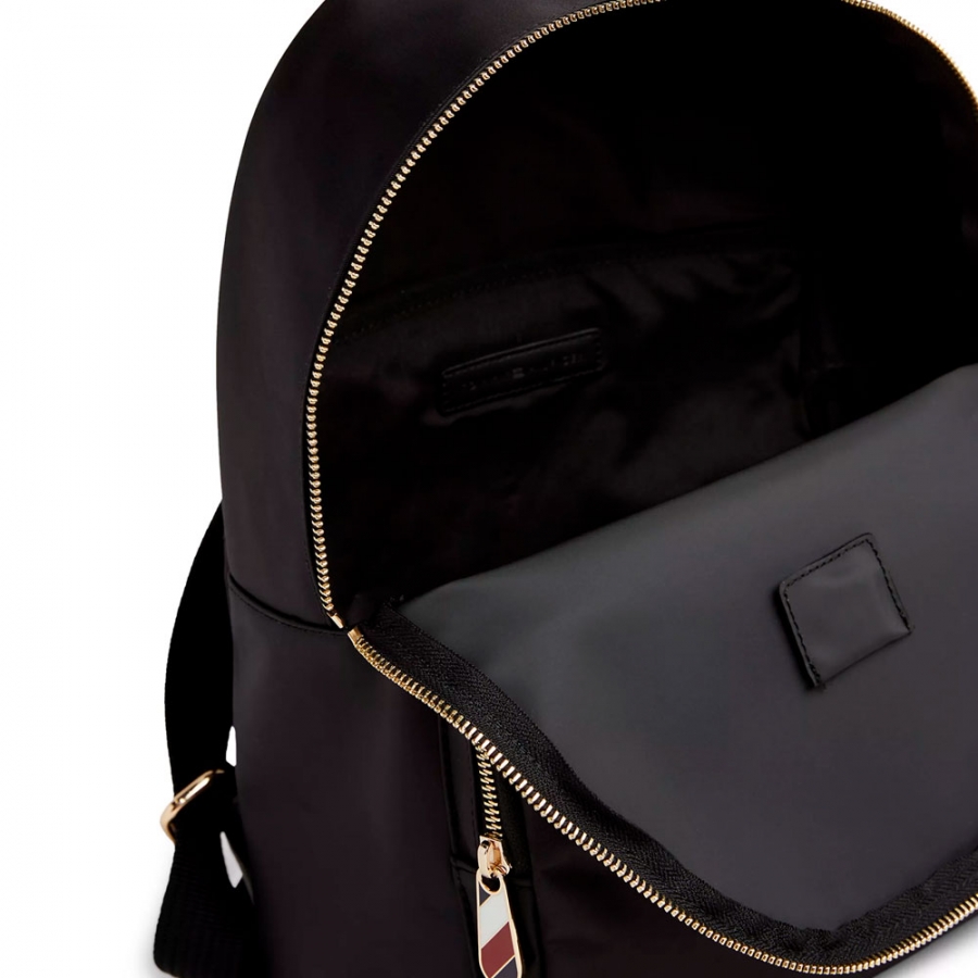 rucksack-mit-th-emblem-abzeichen rucksack-mit-th-emblem-abzeichen