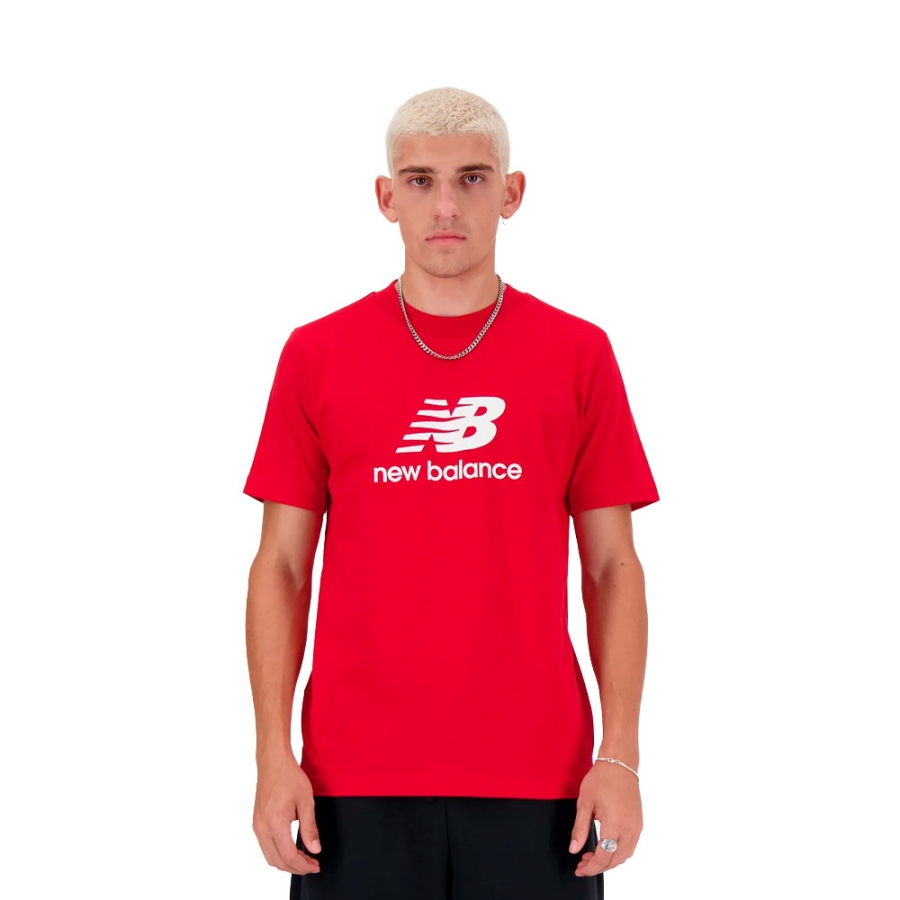 camiseta-essentials-stacked-logo
