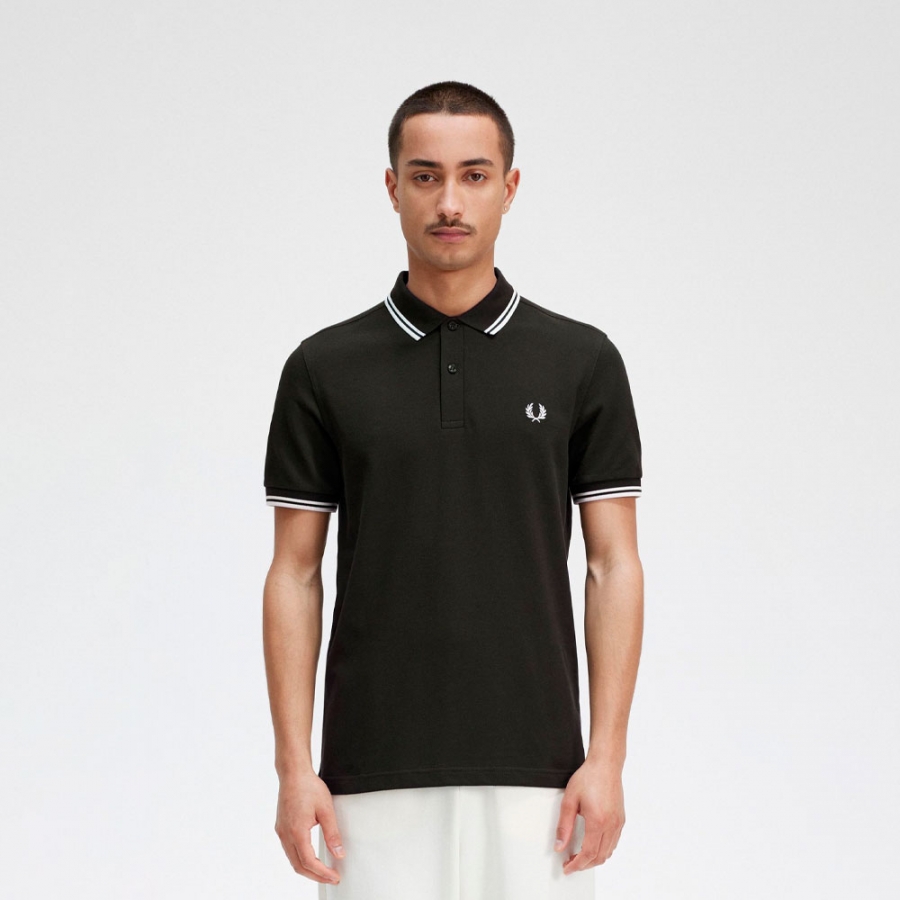 polo-a-deux-boutons polo-a-deux-boutons