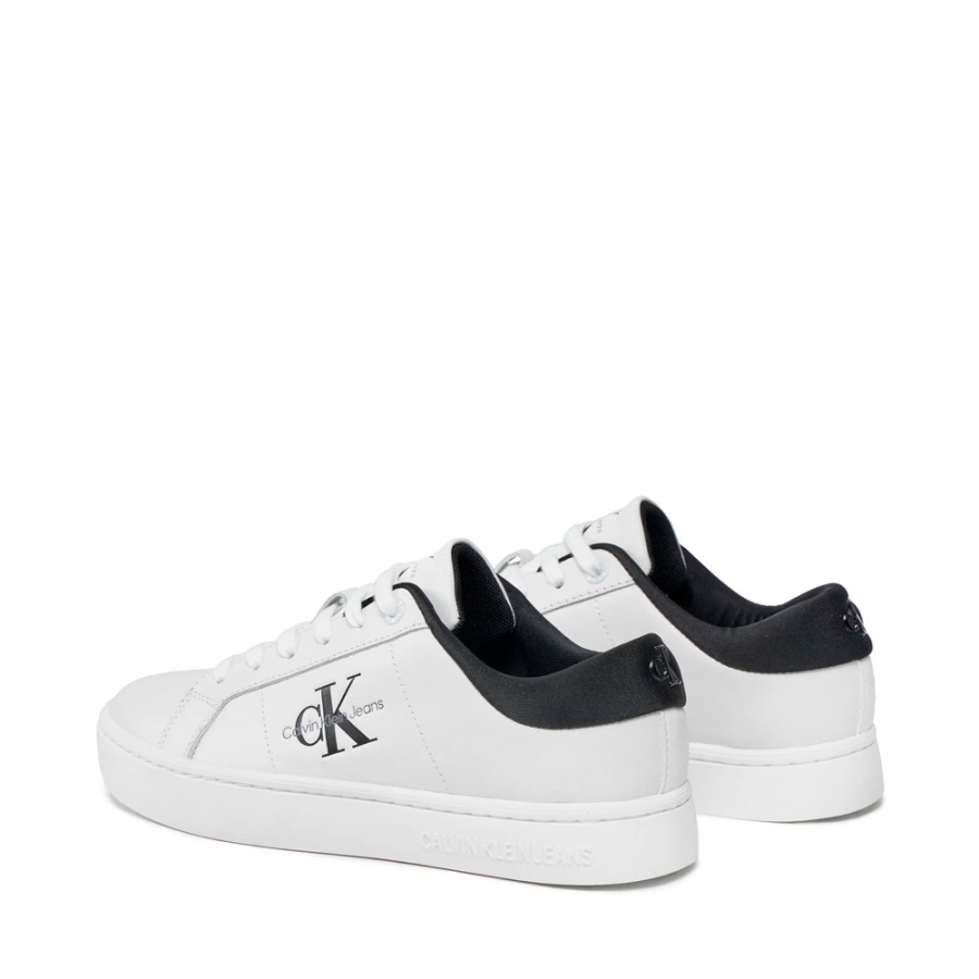 klassischer-sneaker-mit-niedriger-schnurung-und-cupsole klassischer-sneaker-mit-niedriger-schnurung-und-cupsole