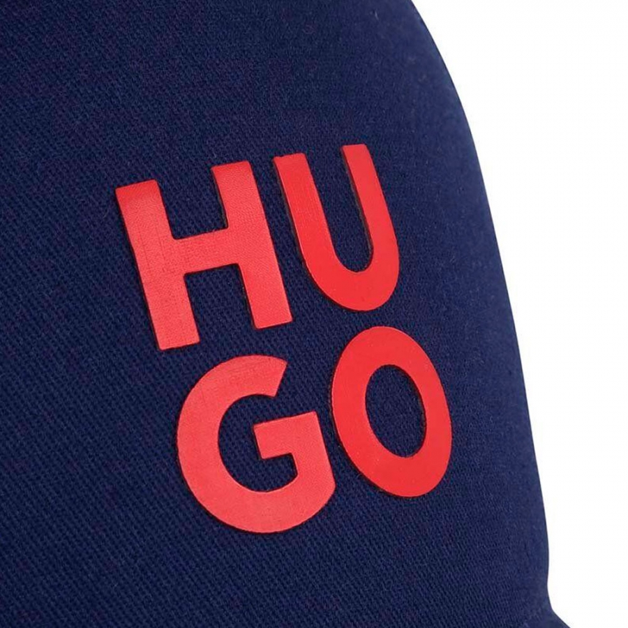casquette-enfant-avec-logo-empile casquette-enfant-avec-logo-empile