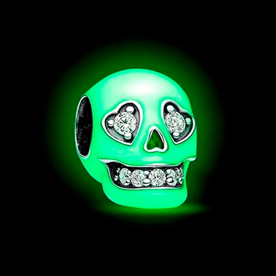 ciondolo-teschio-luminoso-che-brilla-al-buio-792811c01 ciondolo-teschio-luminoso-che-brilla-al-buio-792811c01
