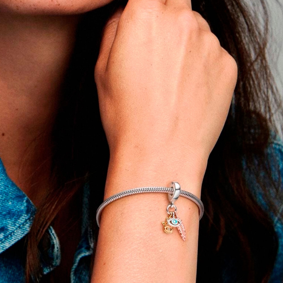 charme-pendentif-spiritualite-main-de-hamsa-oeil-et-plume-qui-voient-tout-768785c01 charme-pendentif-spiritualite-main-de-hamsa-oeil-et-plume-qui-voient-tout-768785c01