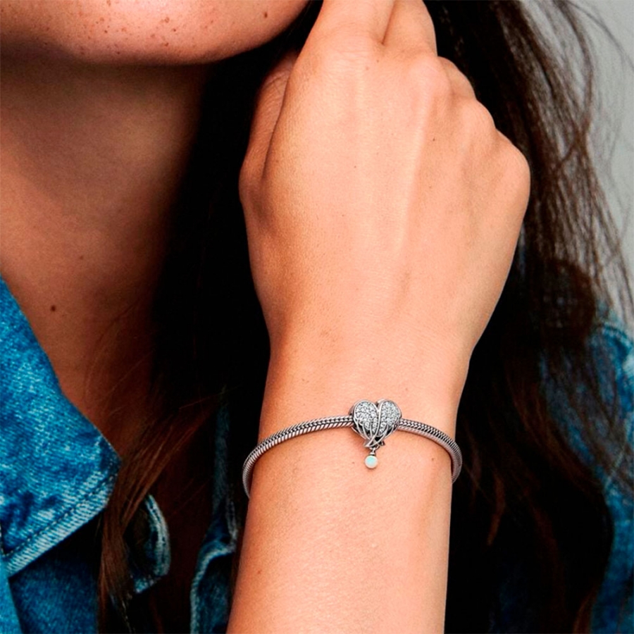 charme-ailes-d-ange-et-coeur-brillant-792980c01 charme-ailes-d-ange-et-coeur-brillant-792980c01