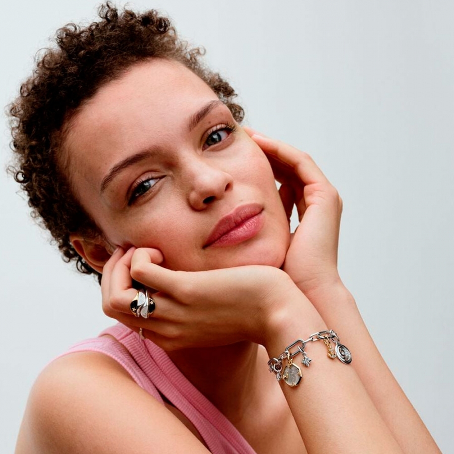 pandora-me-fascino-del-medaglione-a-farfalla-perlata-763366c01