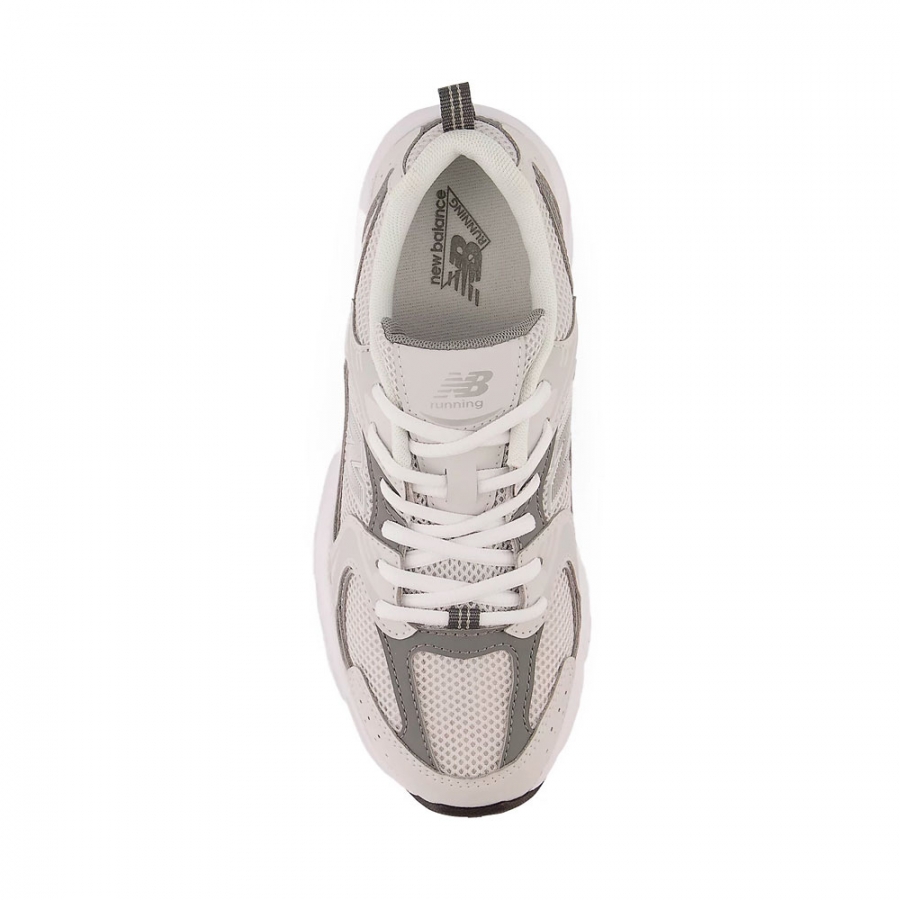 530-kinder-jugendliche-sneakers