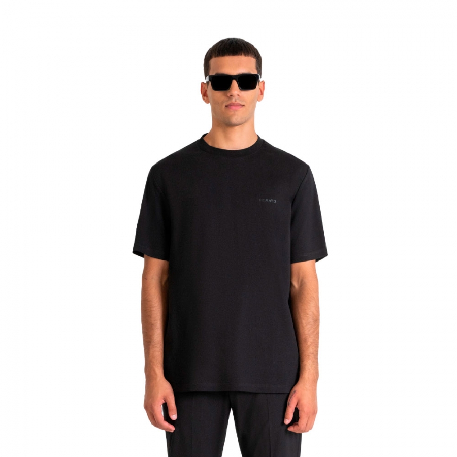 t-shirt-con-vestibilita-rilassata t-shirt-con-vestibilita-rilassata