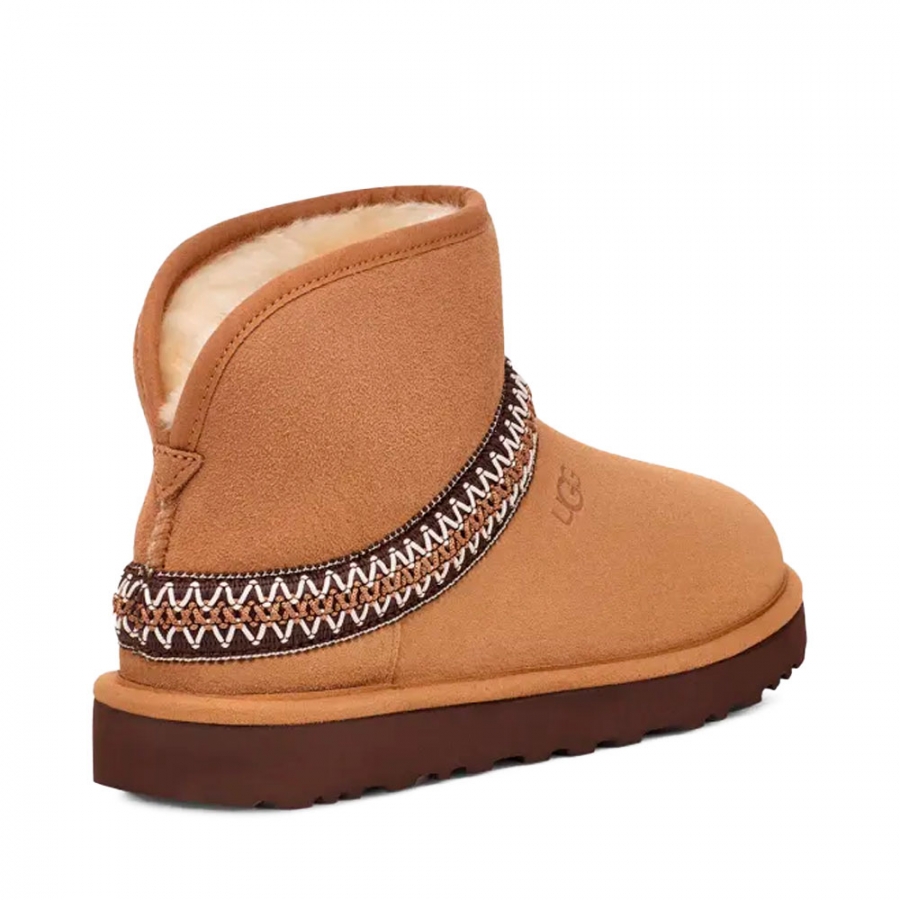 klassische-mini-halbmondstiefel klassische-mini-halbmondstiefel