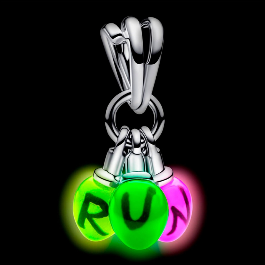 ciondolo-con-ciondolo-run-di-stranger-things-793568c01 ciondolo-con-ciondolo-run-di-stranger-things-793568c01