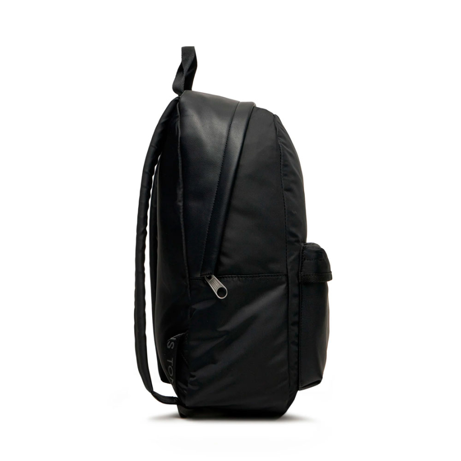 essential-curved-backpack essential-curved-backpack