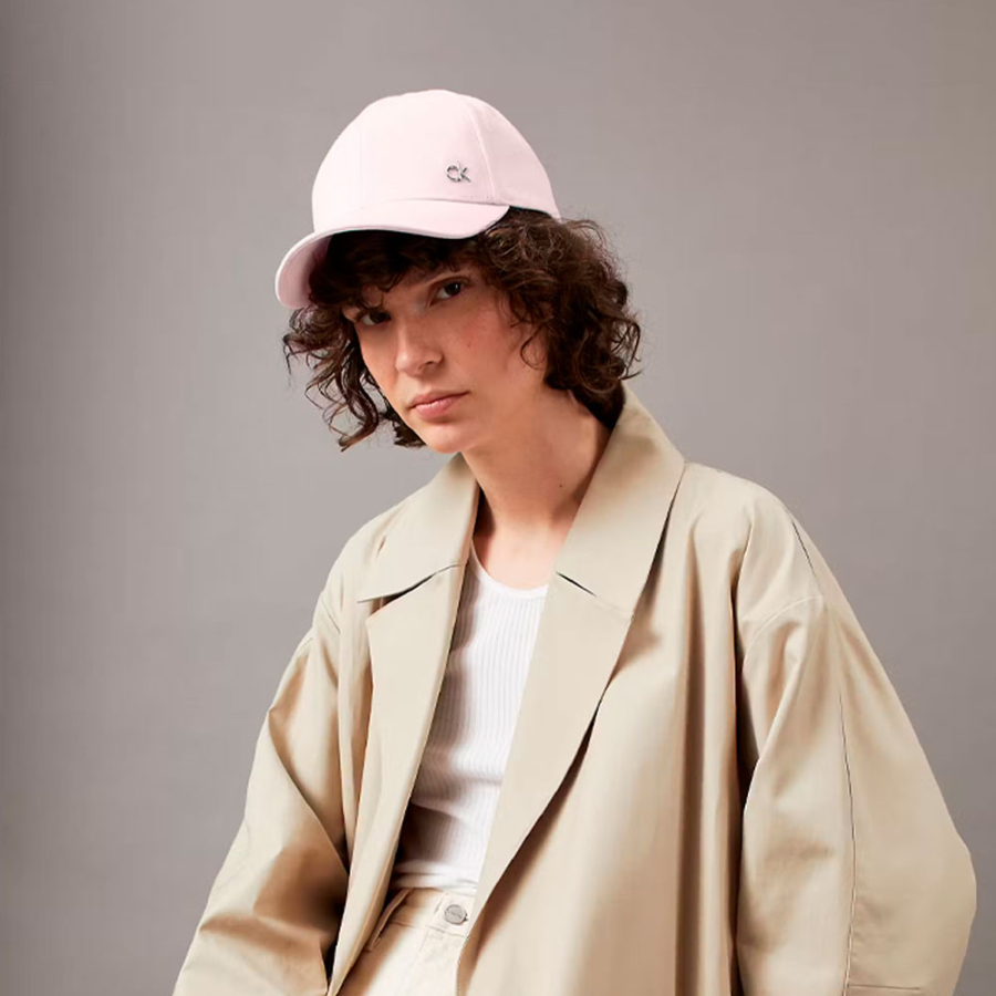 casquette-avec-logo-metallique casquette-avec-logo-metallique