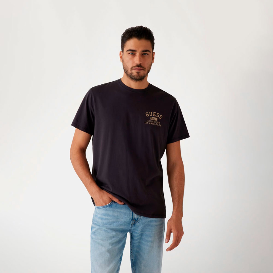 kleines-t-shirt-mit-logo-print kleines-t-shirt-mit-logo-print