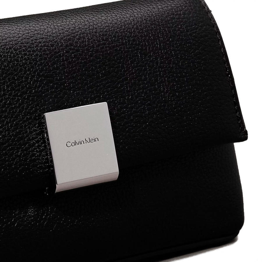 sac-bandouliere-plaque-avec-chaine sac-bandouliere-plaque-avec-chaine