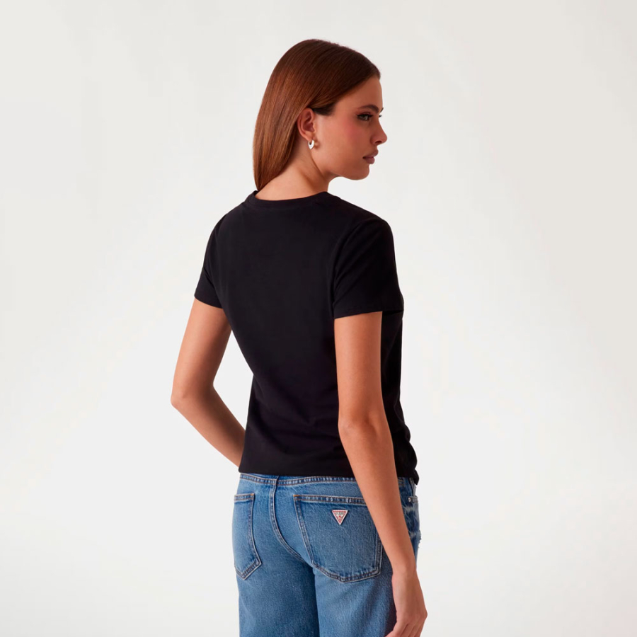 t-shirt-com-logotipo-de-renda t-shirt-com-logotipo-de-renda