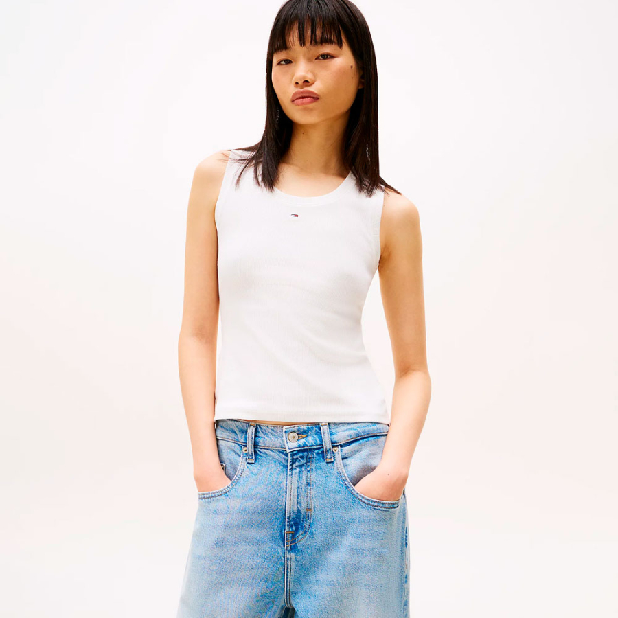 schmal-geschnittenes-geripptes-tanktop schmal-geschnittenes-geripptes-tanktop