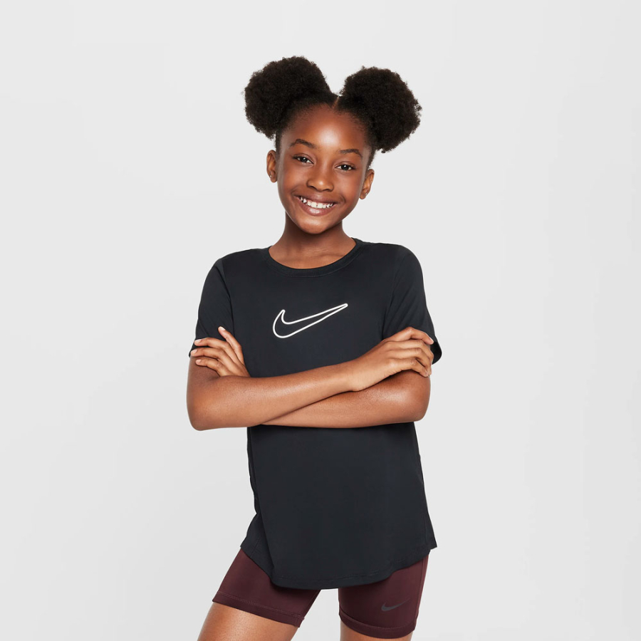 un-t-shirt-ajuste-pour-enfants un-t-shirt-ajuste-pour-enfants