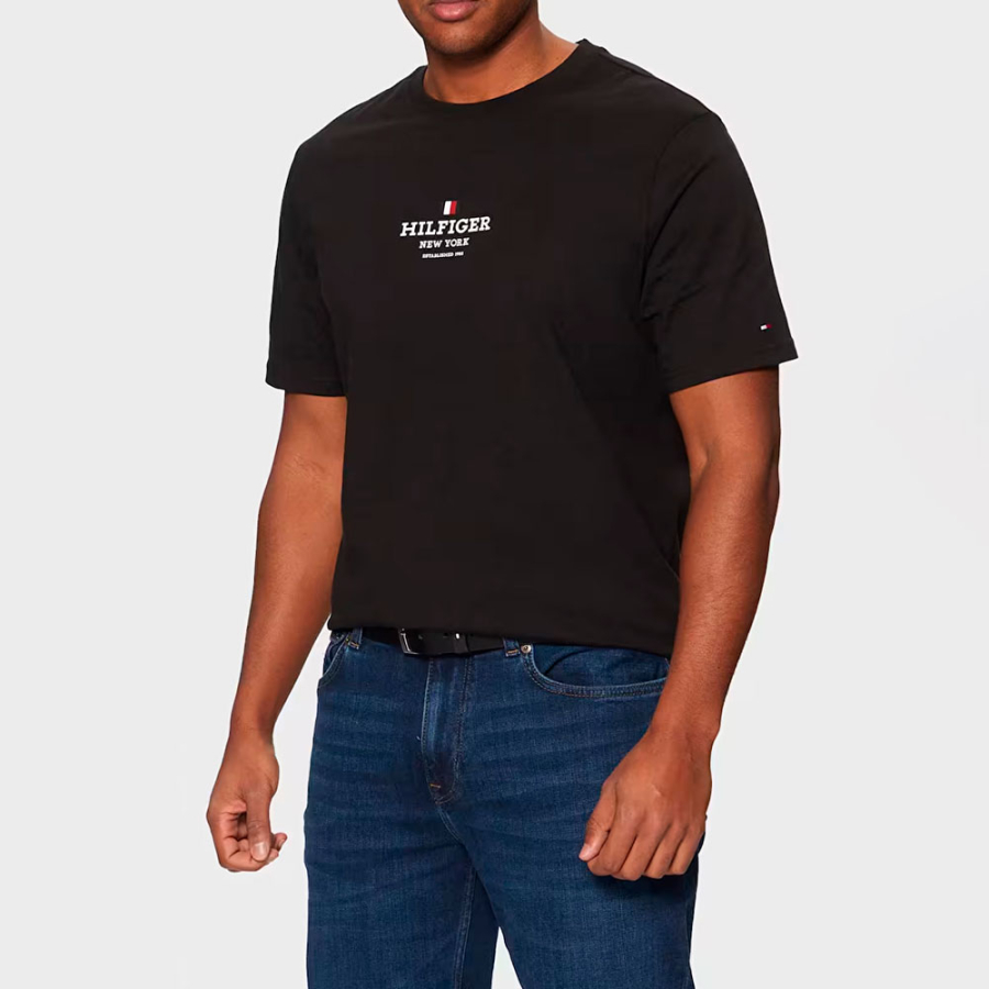 t-shirt-mit-rundhalsausschnitt-und-logo t-shirt-mit-rundhalsausschnitt-und-logo
