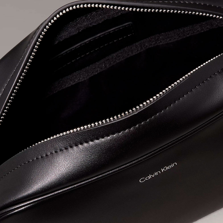 sleek-makeup-bag sleek-makeup-bag