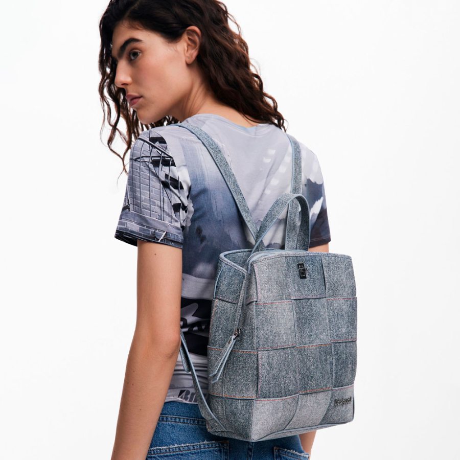 zaino-intrecciato-effetto-denim-medio zaino-intrecciato-effetto-denim-medio
