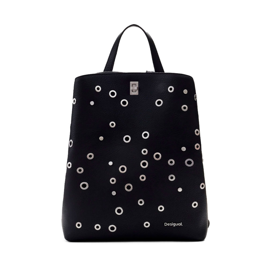 mittelgrosser-rucksack-mit-nieten mittelgrosser-rucksack-mit-nieten