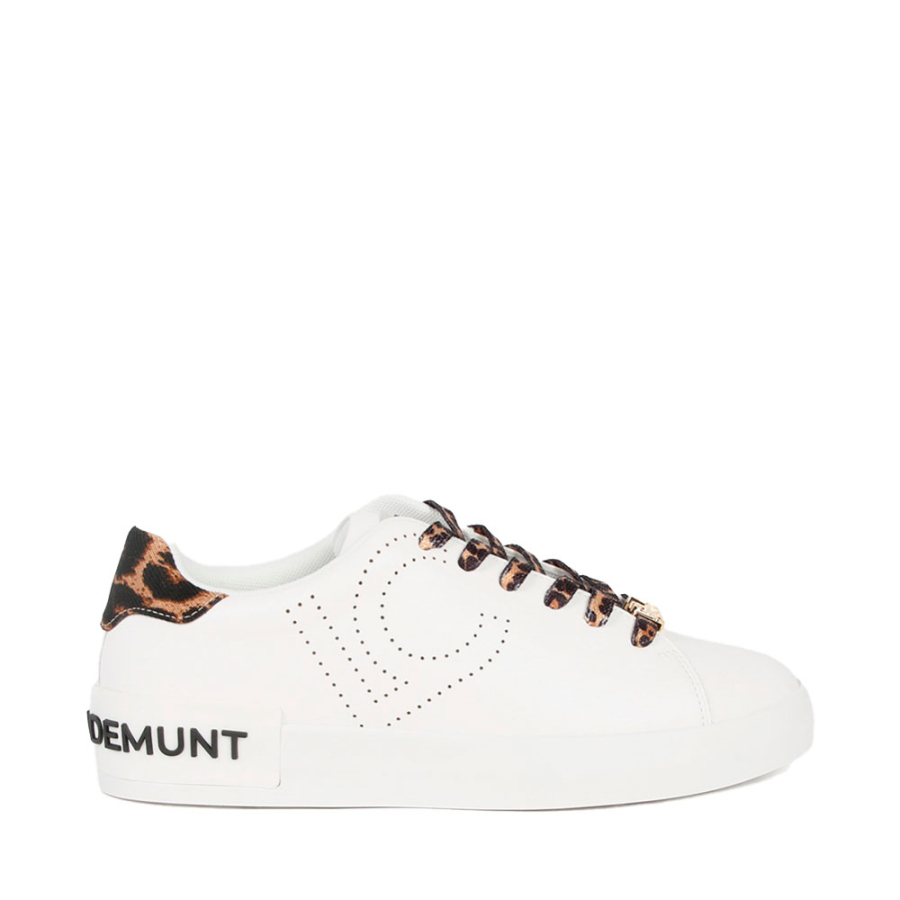 scarpa-sportiva-con-dettaglio-traforato scarpa-sportiva-con-dettaglio-traforato