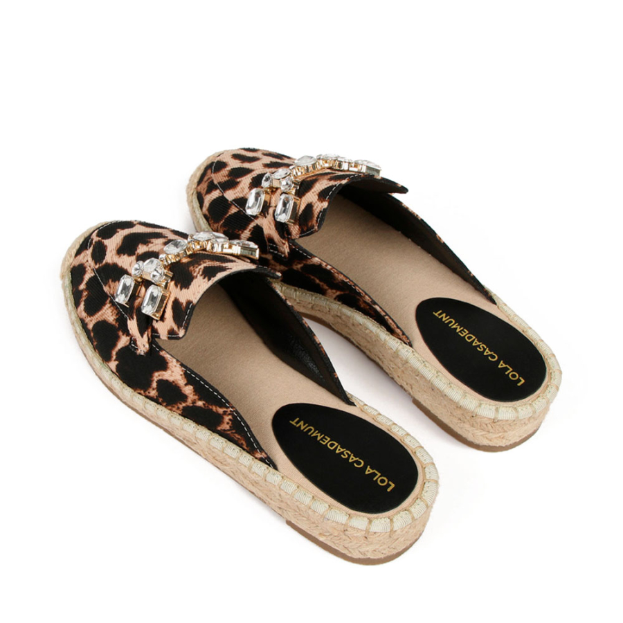 espadrillas-piatta-stampa-animalier-con-dettaglio-strass