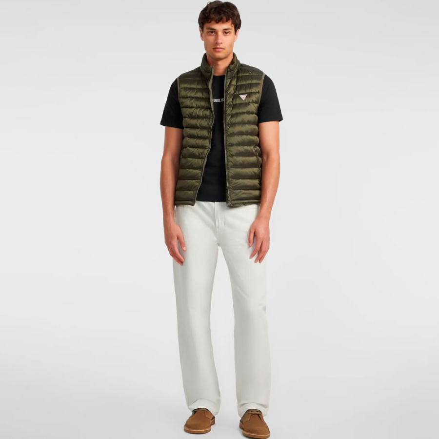 camiseta-con-logotipo-bordado-corte-slim
