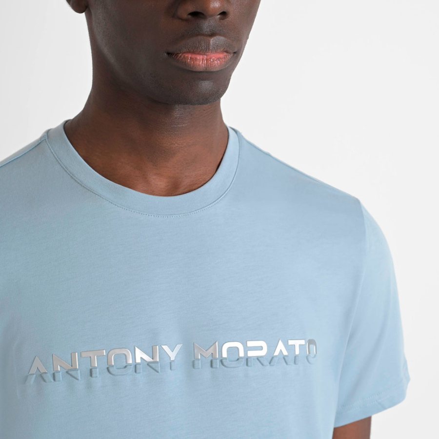 t-shirt-vestibilita-regolare-con-stampa-laminata-e-debossed t-shirt-vestibilita-regolare-con-stampa-laminata-e-debossed