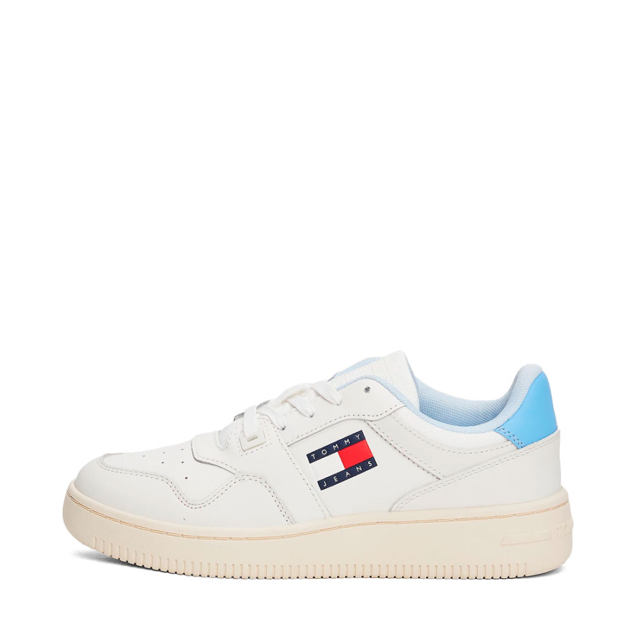retro-sneaker-mit-perforiertem-design retro-sneaker-mit-perforiertem-design