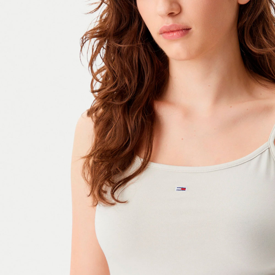 top-essentiel-a-coupe-ajustee top-essentiel-a-coupe-ajustee
