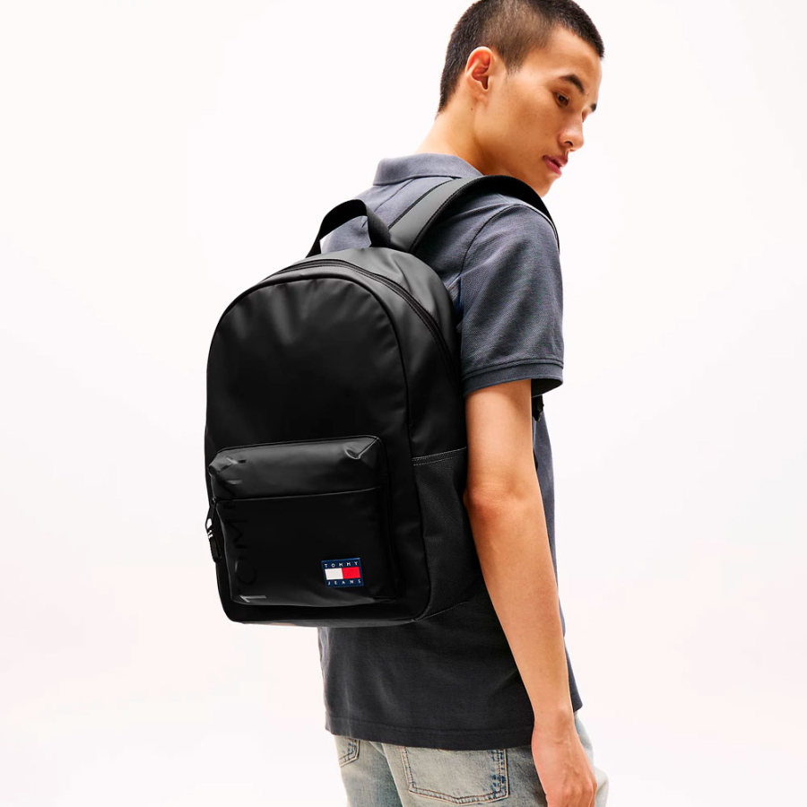 essential-logo-backpack essential-logo-backpack