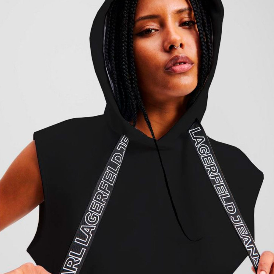armelloses-kleid-mit-kapuze armelloses-kleid-mit-kapuze