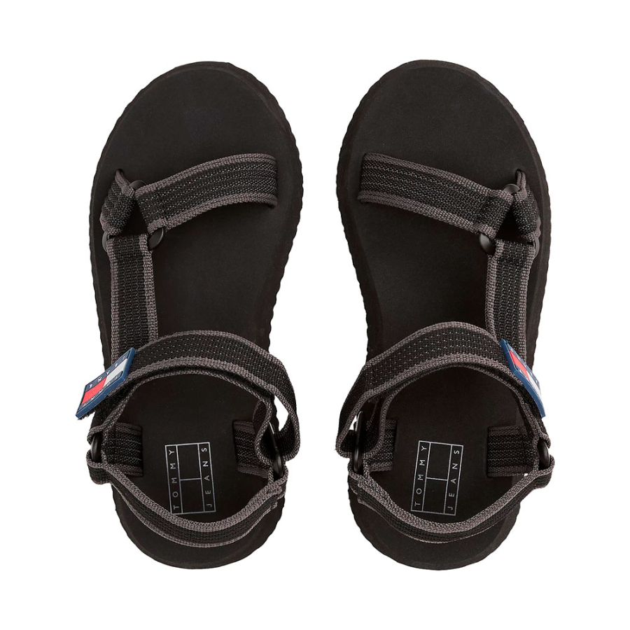 sandales-a-plateforme-avec-semelle-crantee sandales-a-plateforme-avec-semelle-crantee