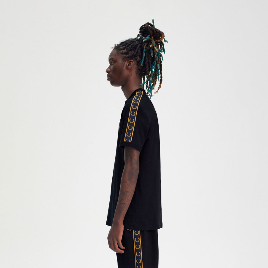 t-shirt-ringer-avec-bande-sportive-contrastee
