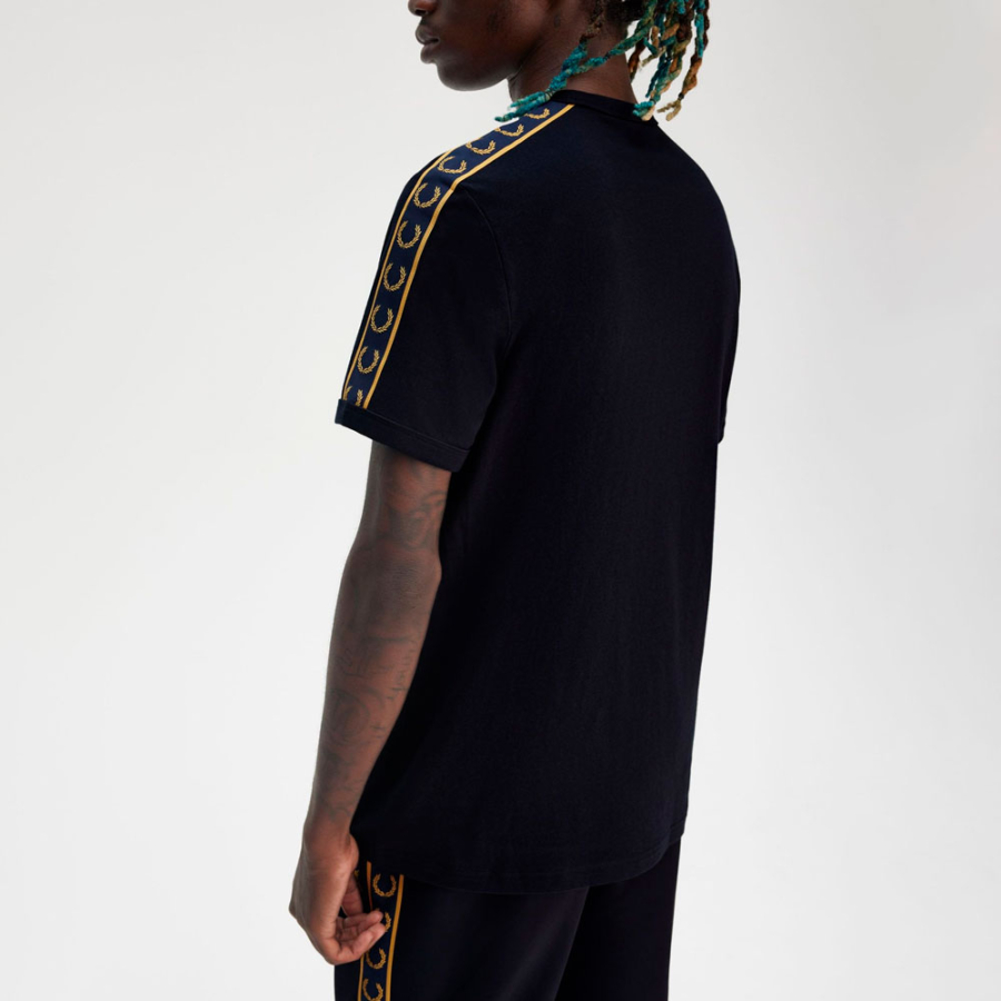 t-shirt-ringer-avec-bande-sportive-contrastee