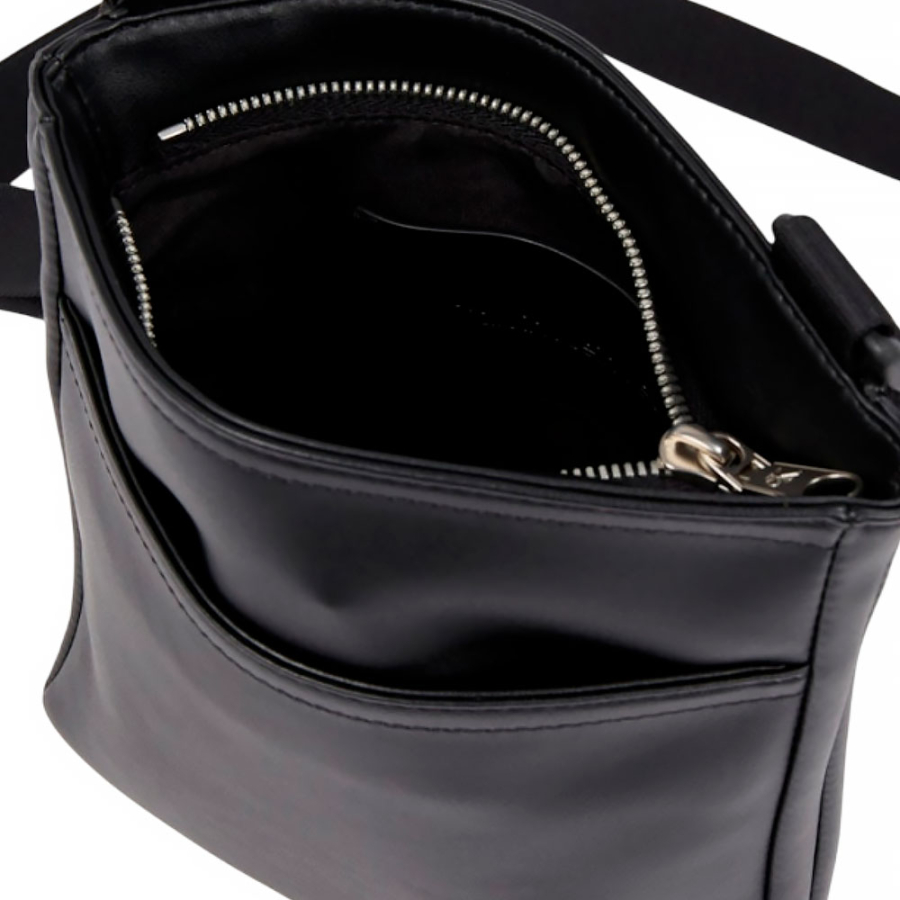sac-a-bandouliere-plat-avec-logo-mono-ub1 sac-a-bandouliere-plat-avec-logo-mono-ub1