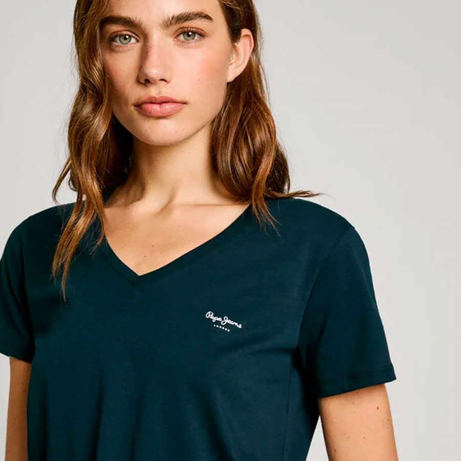t-shirt-col-v-avec-logo-imprime