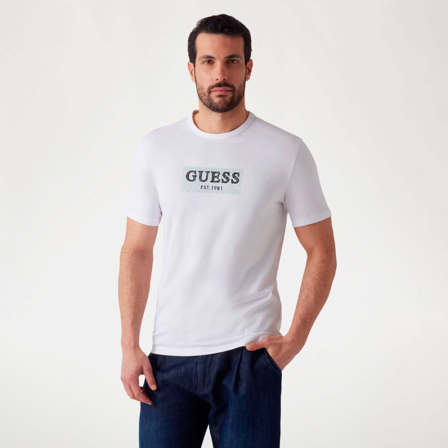 camiseta-com-logo-frontal camiseta-com-logo-frontal
