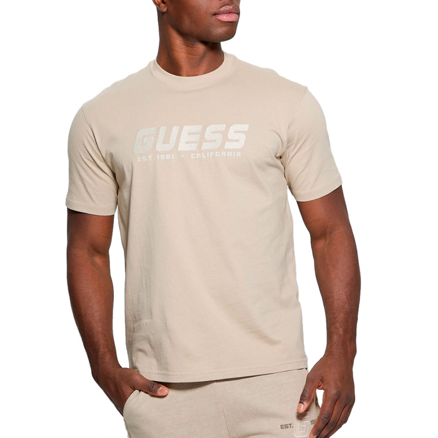 t-shirt-with-front-logo t-shirt-with-front-logo