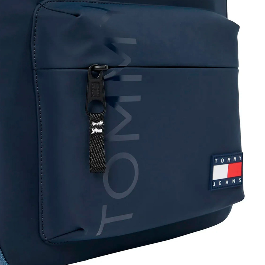 essential-logo-backpack essential-logo-backpack