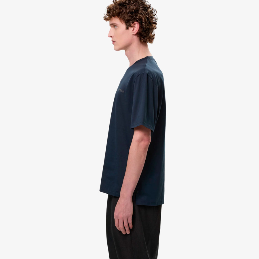 t-shirt-with-side-slits-and-contrasting-details t-shirt-with-side-slits-and-contrasting-details