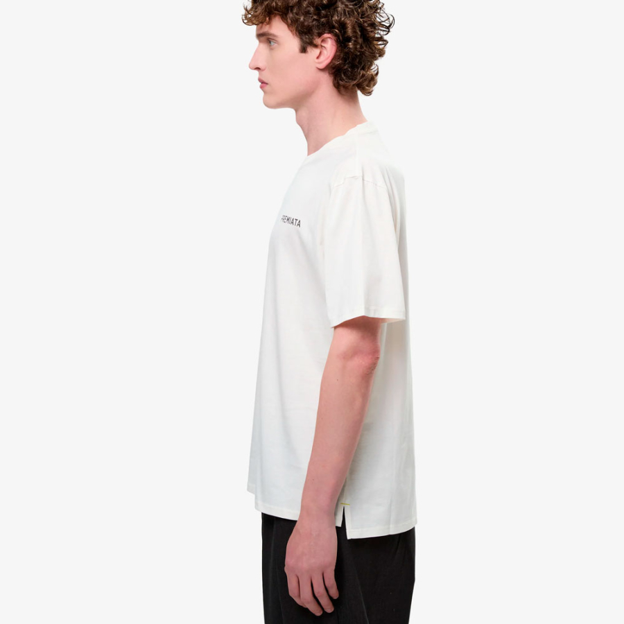 t-shirt-with-side-slits-and-contrasting-details t-shirt-with-side-slits-and-contrasting-details