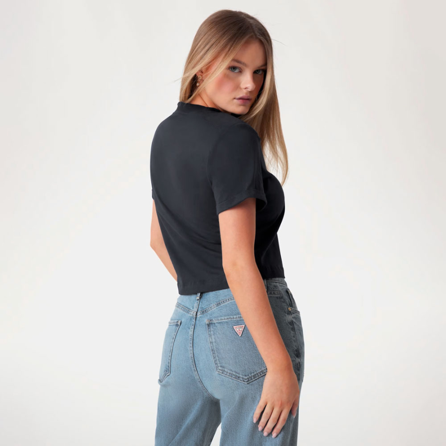 cropped-boxy-logo-t-shirt cropped-boxy-logo-t-shirt