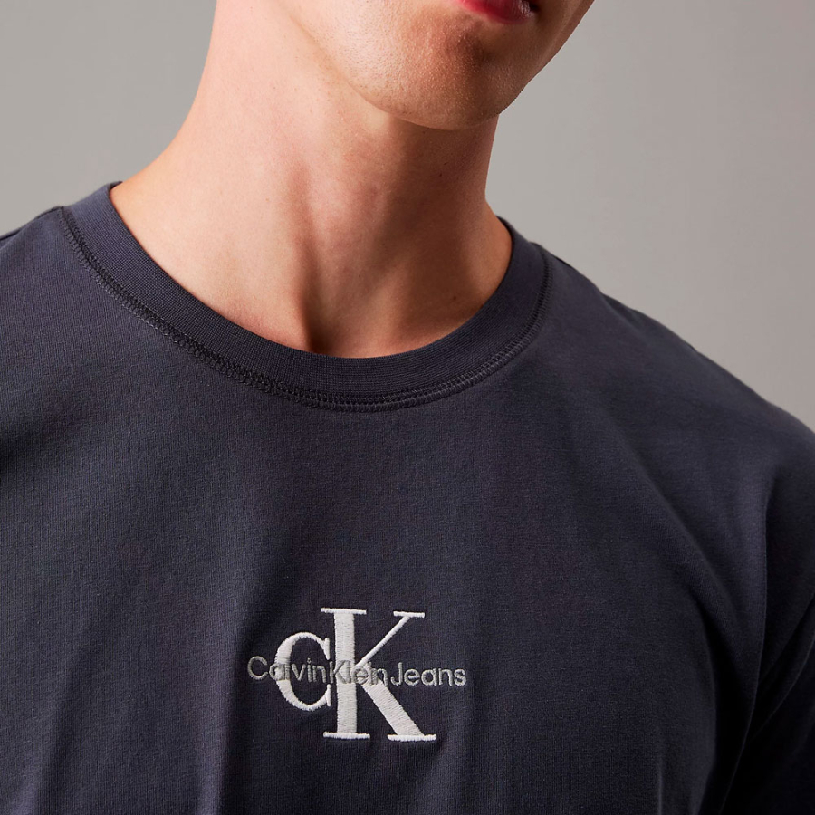monogram-t-shirt monogram-t-shirt