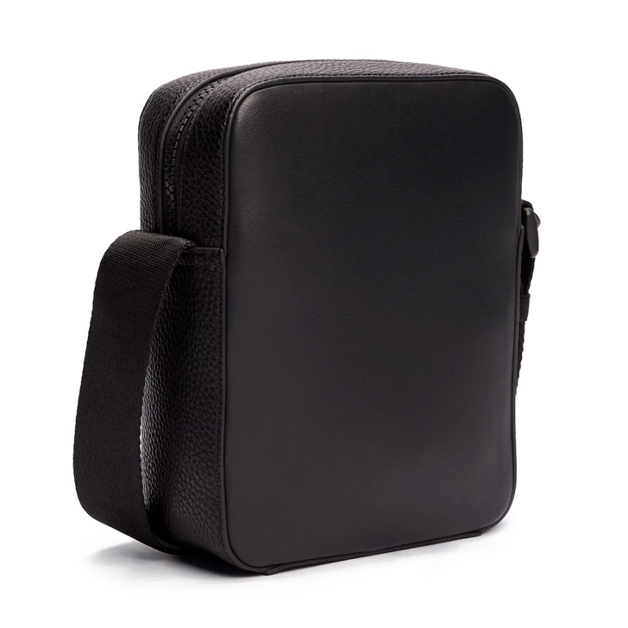 sac-reporter-avec-un-melange-de-textures sac-reporter-avec-un-melange-de-textures