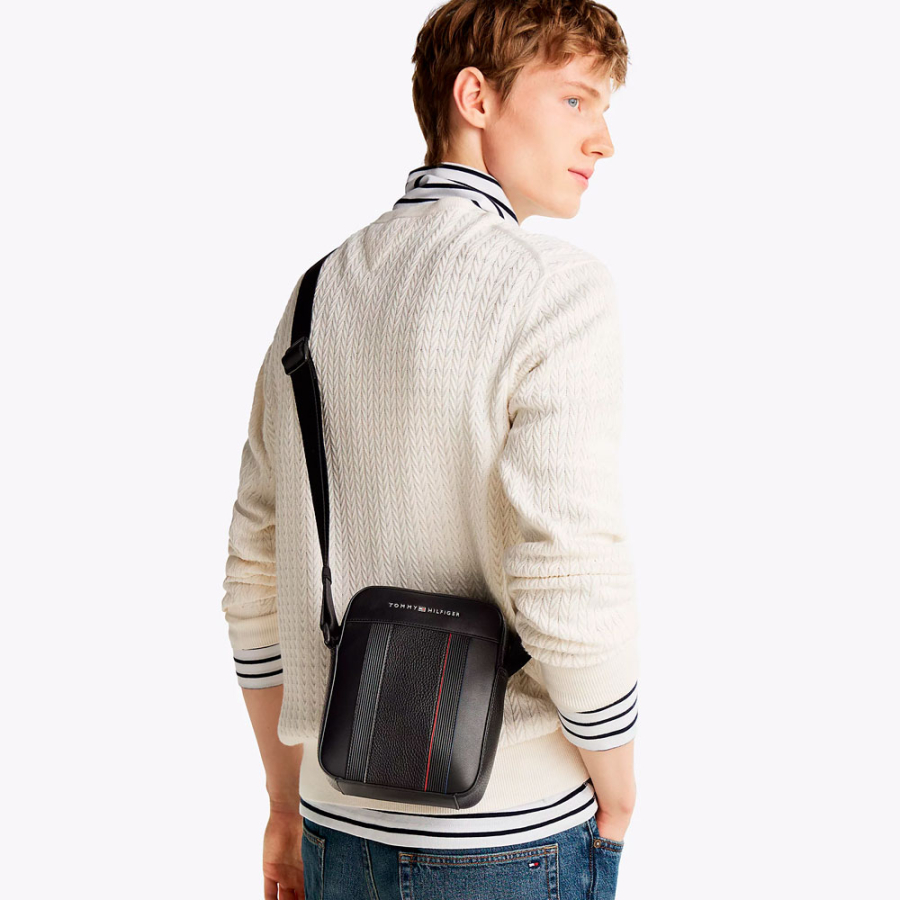 sac-reporter-avec-un-melange-de-textures sac-reporter-avec-un-melange-de-textures